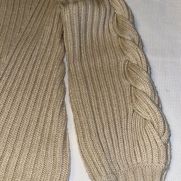 525 Cable Knit Cut Out One Shoulder Puff Sleeve Pullover Size XS Cream - Picture 5 of 12